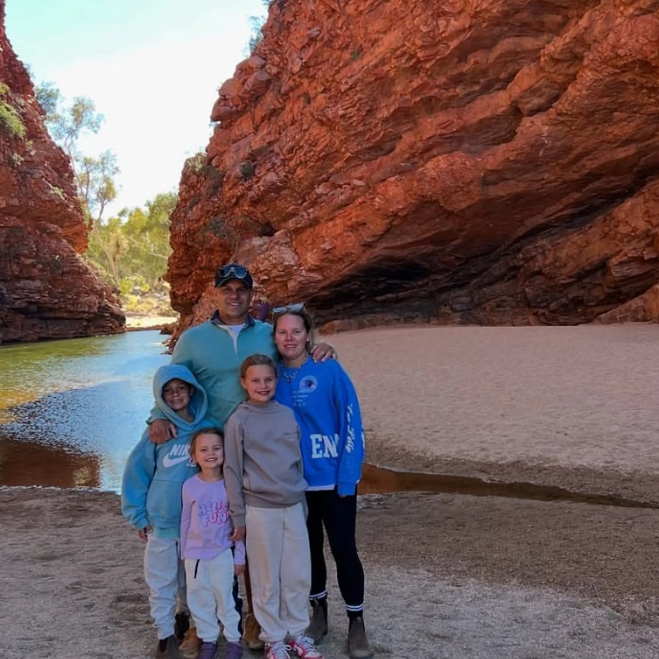 hiking in the west macdonnell ranges